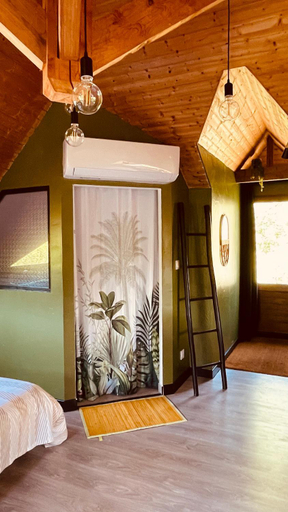 Bedroom 2, Les Chambres du Prieure, Lot