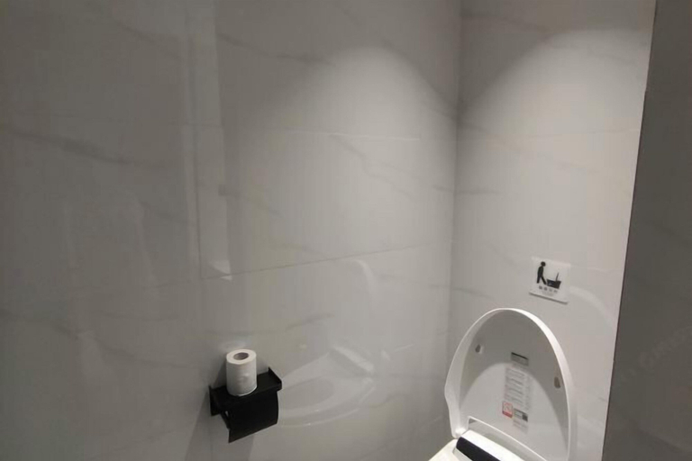 Bathroom 3, Kaiyuan M Hotel (Shaoxing Keqiao Linglong Branch), Shaoxing