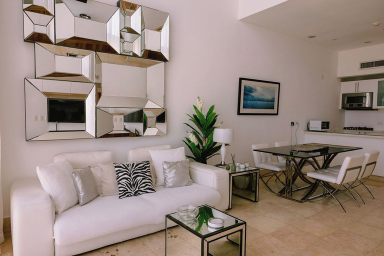 Living area 4, Sotogrande Luxe 1BRApartment, San Rafael del Yuma