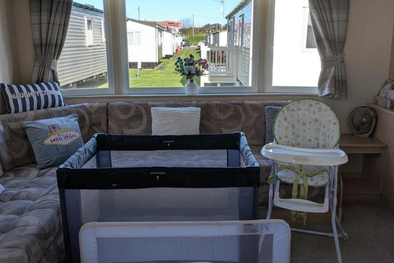 Interior, 3-bed Caravan - Sleeps 8 - Free Parking - Balcony, Lincolnshire