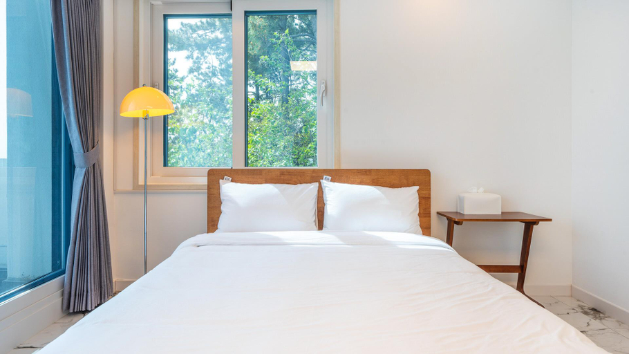 Bedroom 2, Yeosu Rebeu183184 Oceanview Pension, Yeosu