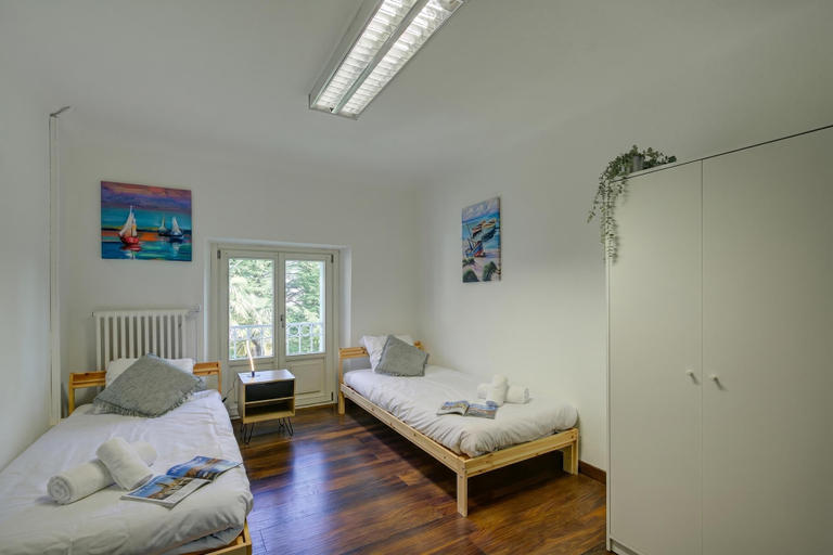 Room 3, Maroggia Apartments Near The Lake, Lugano