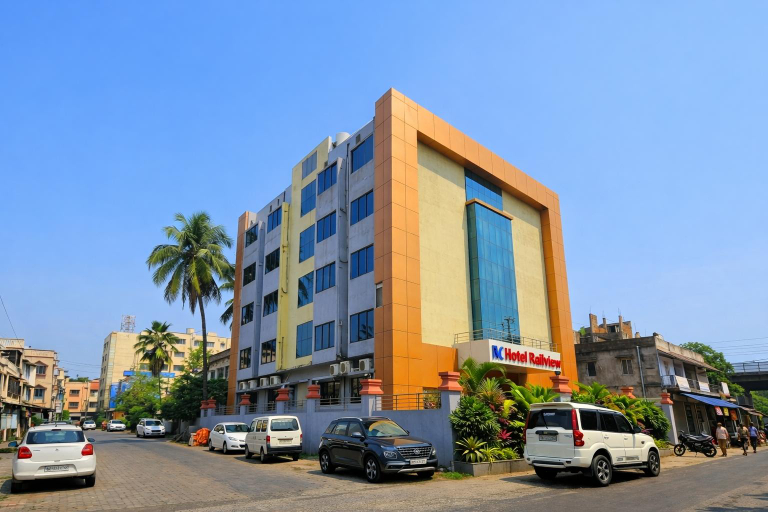 Exterior & Views