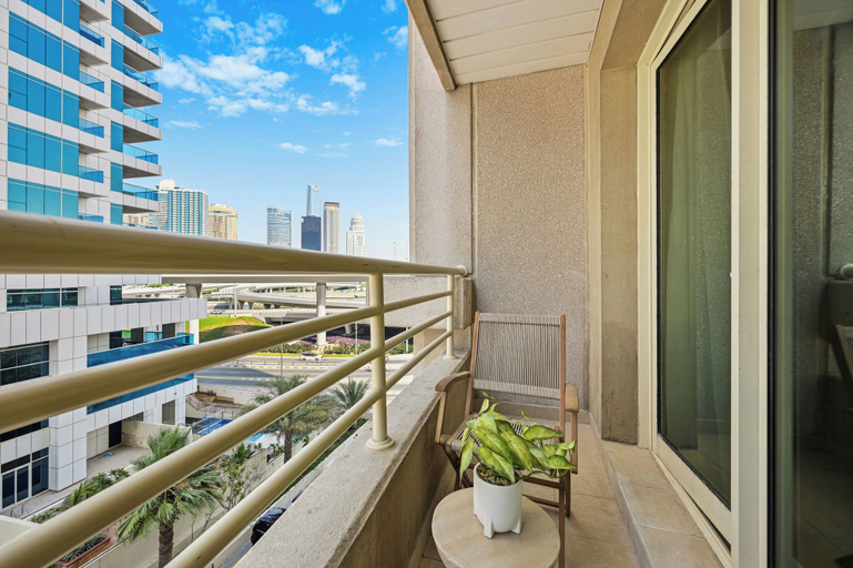 Property grounds 3, Bloomfields Studio in Manchester Tower, Dubai