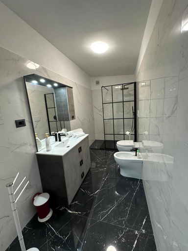 Bathroom 4, Casa Birmano, Taranto