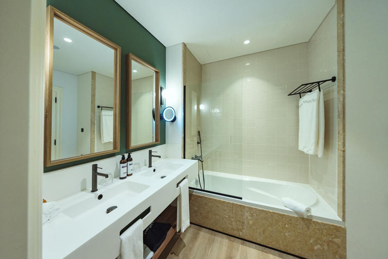 Bathroom 4, Hyatt Ziva Madeira, Machico