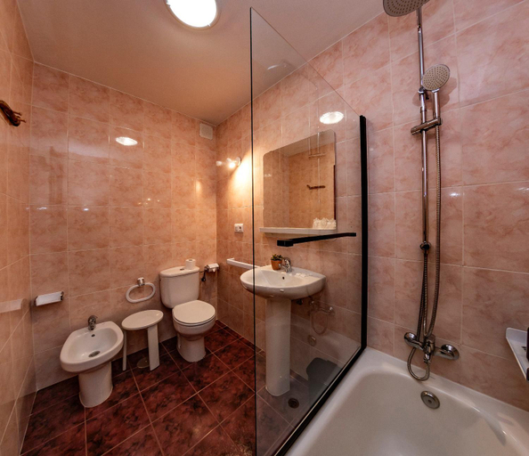 Bathroom 4, Os Faroles, Lugo