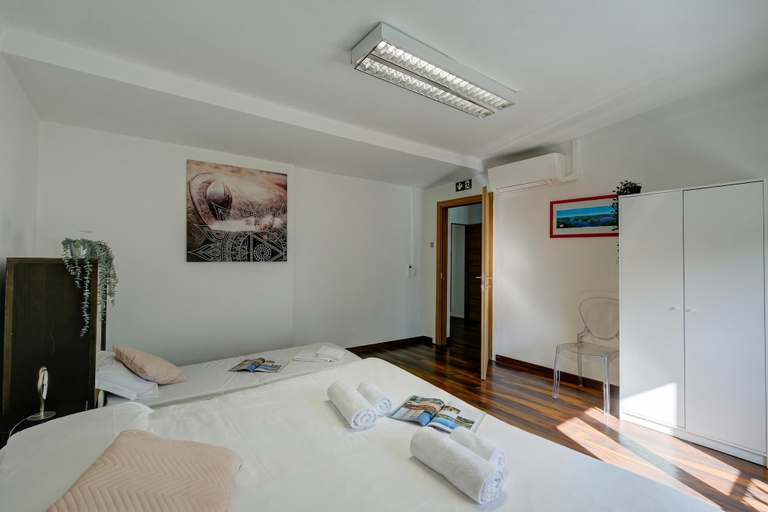 Room 4, Maroggia Apartments Near The Lake, Lugano