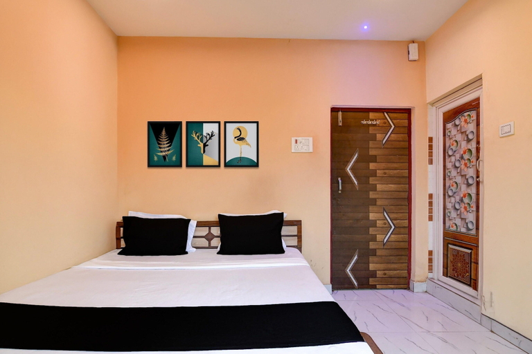 Room 5, Deluxe Room Chowdhury Guest House, North 24 Parganas