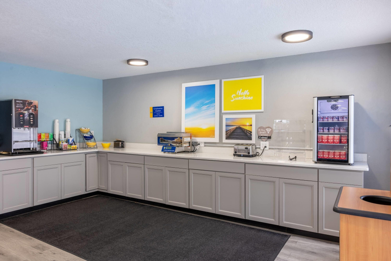 Food & Drinks 5, Days Inn by Wyndham Port Charlotte/Punta Gorda, Charlotte