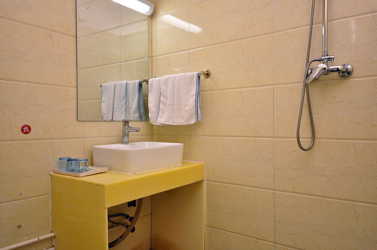 Bathroom 3, 68 Express Hotel (Dezhou Railway Station), Dezhou