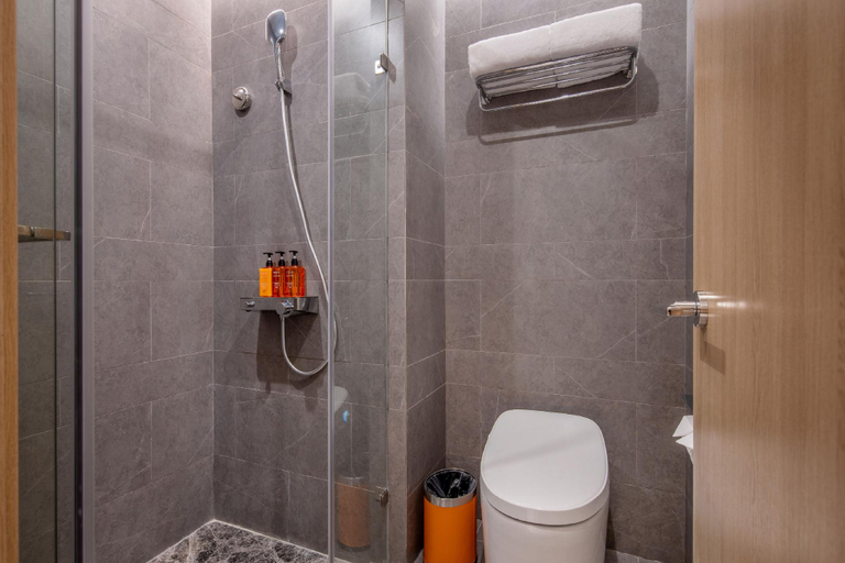 Bathroom 2, Orange Hotel Yining Hanbin Park, Ili Kazakh