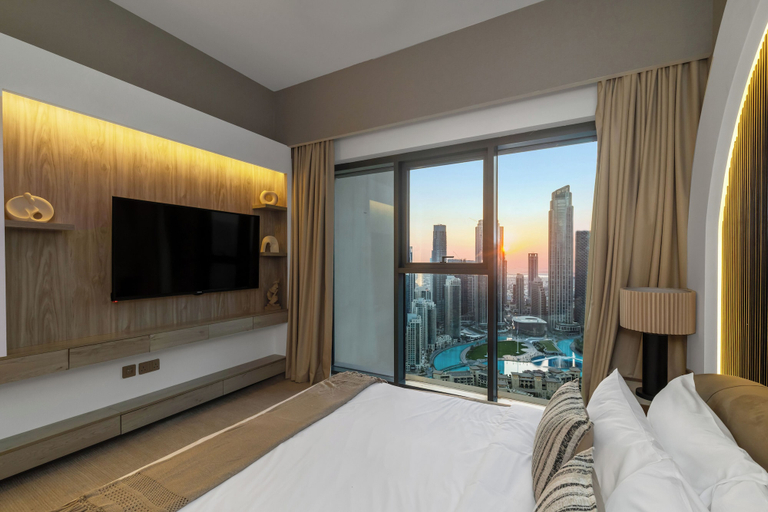 Room 5, Spacious 3.5BR Burj LED View High Floor, Dubai