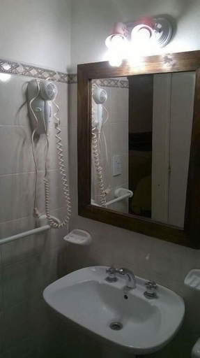 Bathroom 3, La Posada de los Robles, San Antonio