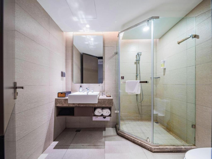 Bathroom 3, Home Inn Plus Kunming Cuihu Road, Kunming