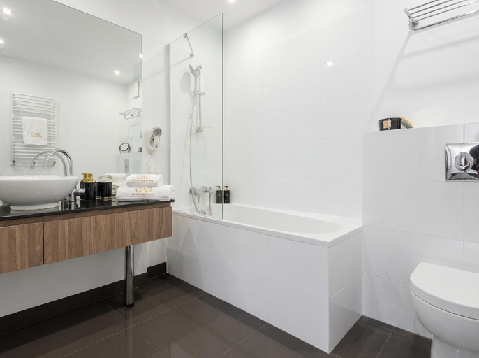 Bathroom 3, Golden Apartments – Browary Warszawskie | Elegant & Cozy in Central Warsaw, Warsaw