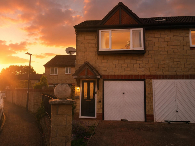 Exterior & Views 2, Family Friendly Coach House - Parking - Sleeps 4, North Somerset