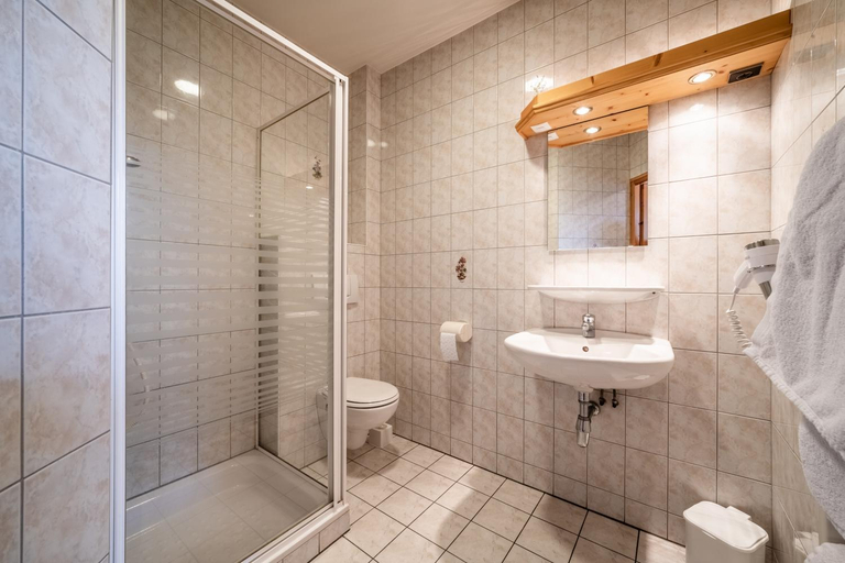 Bathroom 3, L' Abbaye, Haute-Savoie