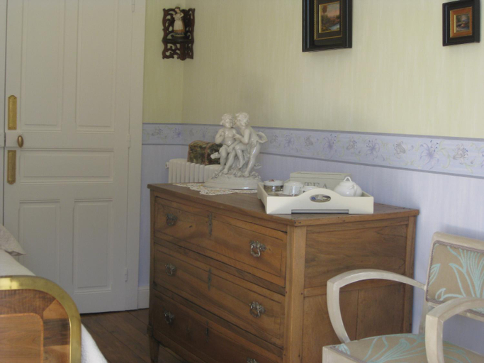 Bedroom 2, Chambre d'Hotes Lacapelle Del Fraisse, Cantal