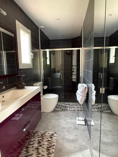 Bathroom 3, Cocon de Verdure Suite avec piscine & lit King Size 2mx2m Table d'Hotes proche Agen Nerac Villeneuve, Lot-et-Garonne