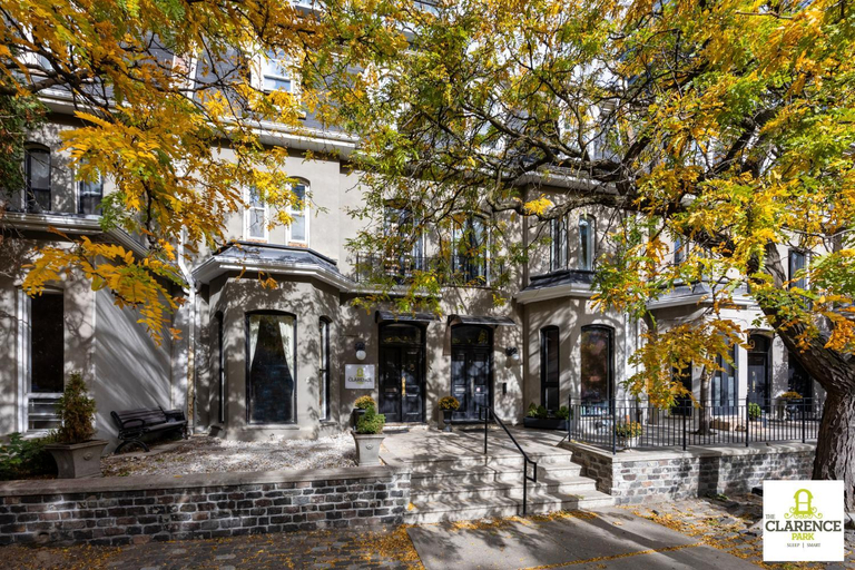 Exterior & Views 2, The Clarence Park - Hostel, Toronto