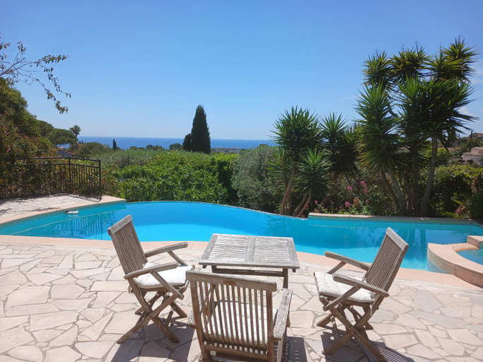 Sport & Beauty 2, Chambre Bed and Breakfast dans la Villa Cypra, Alpes-Maritimes