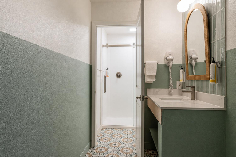 Bathroom 4, The Stargazer Inn and Suites, Monterey