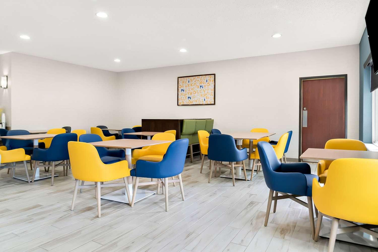 Food & Drinks 4, Comfort Suites Southfield/Detroit, Oakland