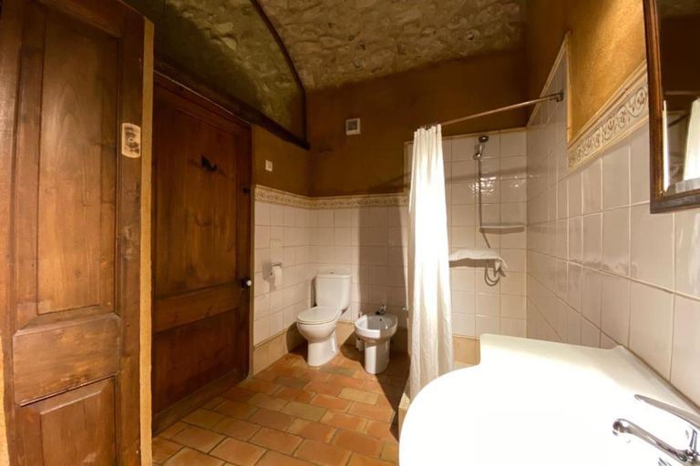 Bathroom, Mas Roquet, Girona