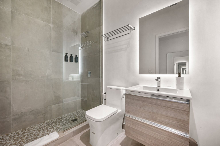 Bathroom 3, Modern Condo Brickell by Palermo Home, Miami-Dade