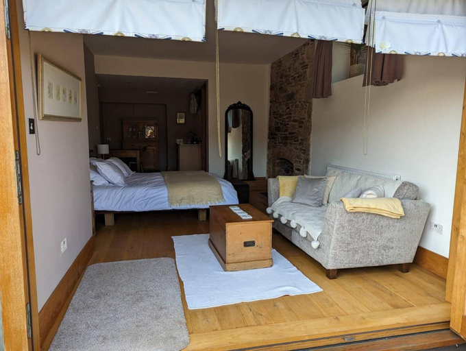 Room 5, Old Chapel of Ermington - Converted Vestry, Devon