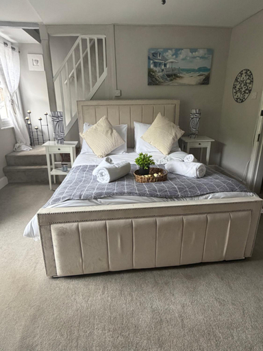 Bedroom 2, The Bickerton Poacher, Cheshire East