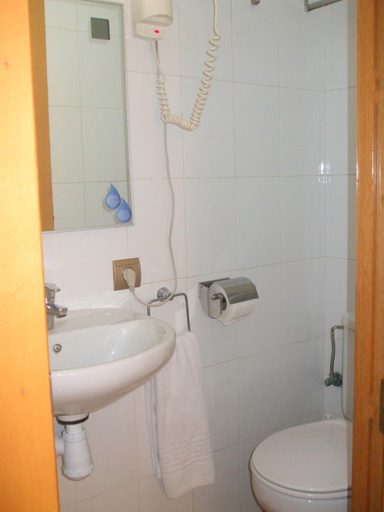 Bathroom 4, Hostal Felipe 2, Barcelona