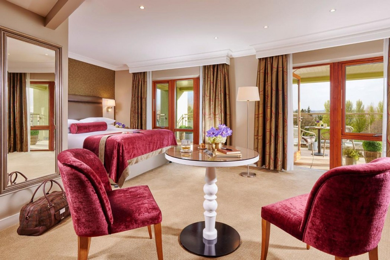 Others 5, The Rose Hotel
