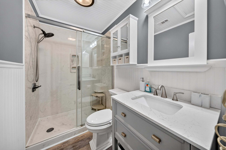 Bathroom 4, 127-3 Puttin On The Ritz 2 Bedroom Condo, Georgetown
