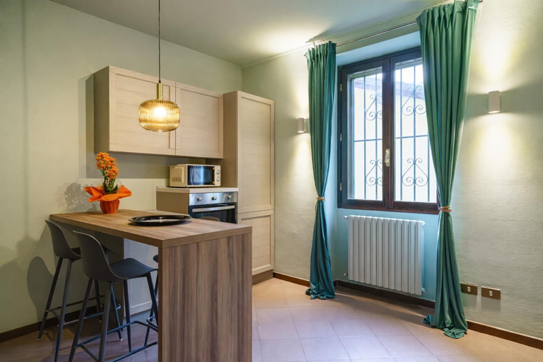 Private kitchen 5, Navigli House-private Garden -quiet Oasis-sleeps 5, Milano