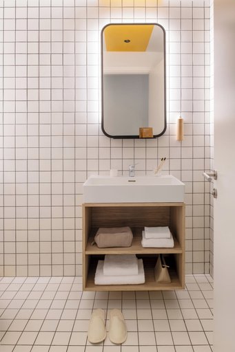 Bathroom 5, Aparthotel Colombo Roma, Rome