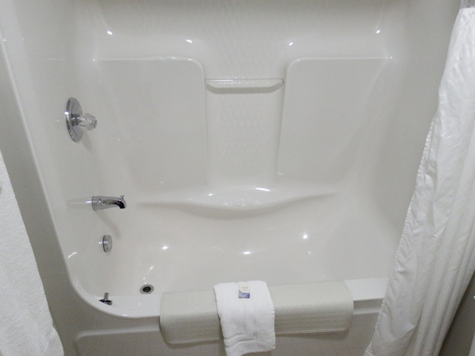 Bathroom, Grand Bend's Blue Water Motel, Lambton