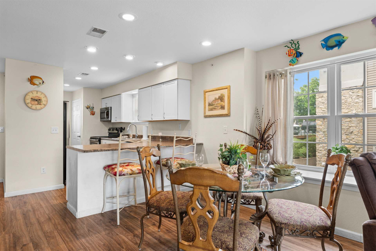 Private kitchen 5, Pond View Escape - Resort Access, Taney