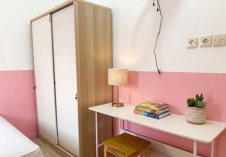 Room 3, Decasa Female House, Malang