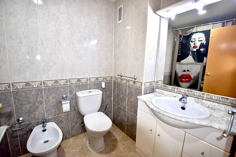 Bathroom 4, Ventura Park A-5, Tarragona