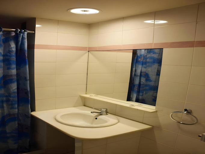 Bathroom 4, Diros Hotel, Attica