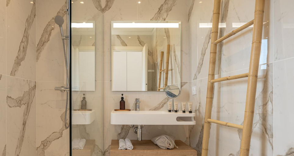 Bathroom 2, CADIAMARE, Corse-du-Sud