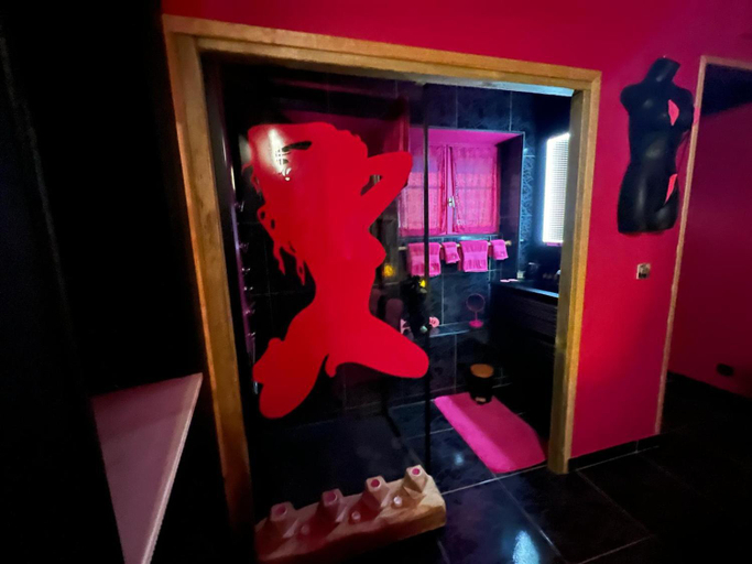 Others 5, Love Room du Moulin Rose, Var