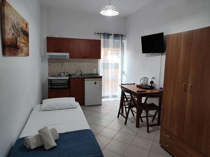 Room 4, Beachfront Kala's Suites Apartments, Crete
