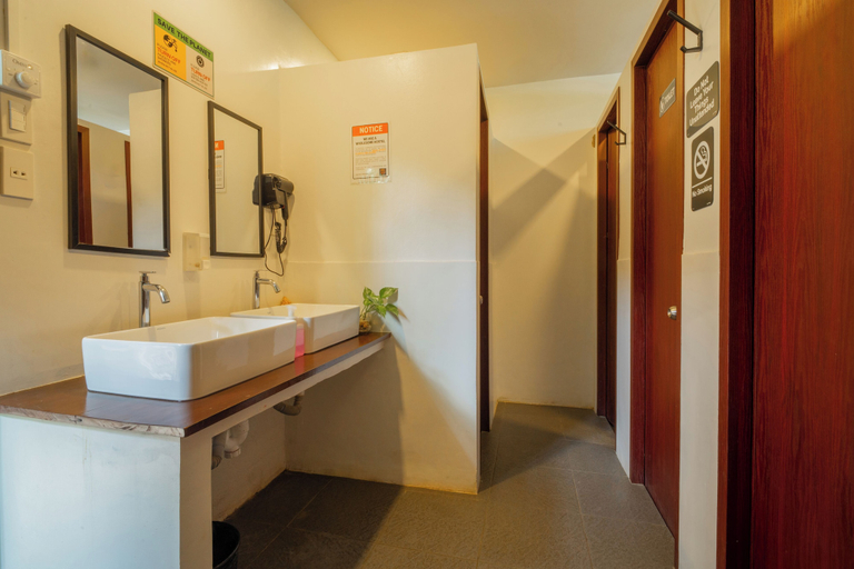 Bathroom 4, Cafe Moto Hostel, Puerto Princesa City