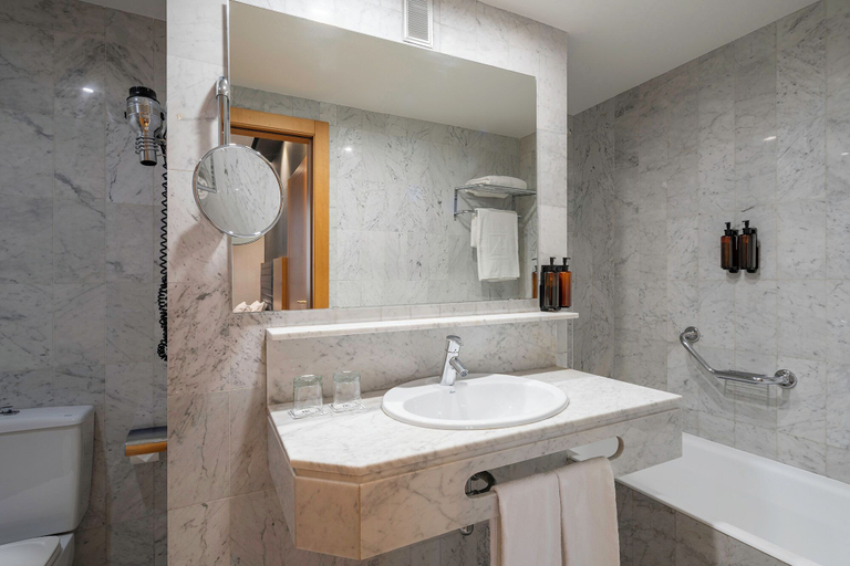 Bathroom 4, Eurostars Indautxu, Vizcaya