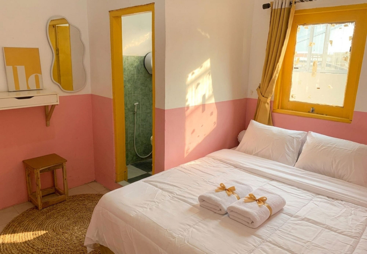 Room 4, Decasa Female House, Malang