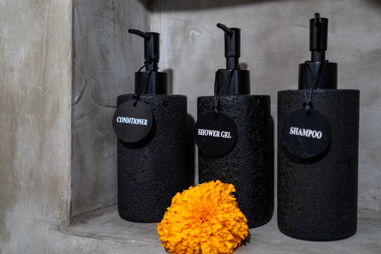 Bathroom amenities, Villa Alexine, Badung