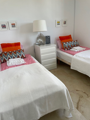 Room 2, Penthouse Villamartin Laplaza Destino, Alicante